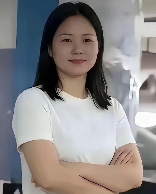 长沙霸车位女车主是党员吗，是领导干部吗？如果是，她就不配，给党组织和领导干部队伍