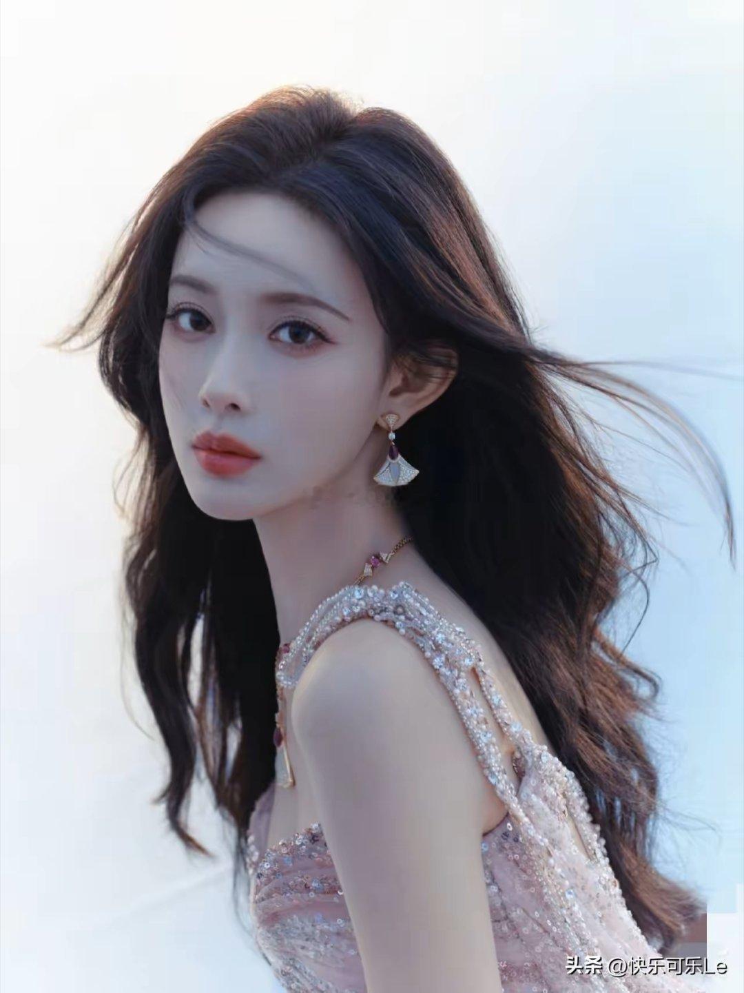 终于知道孟子义为何最后才说去微/博之夜了这个活动了并不是因为她想证/明自己咖/位