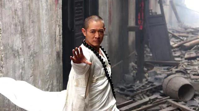 原来曹德旺早就说过了：“不要认为穿了袈裟就是和尚，我有次见了个大和尚，说了一句话