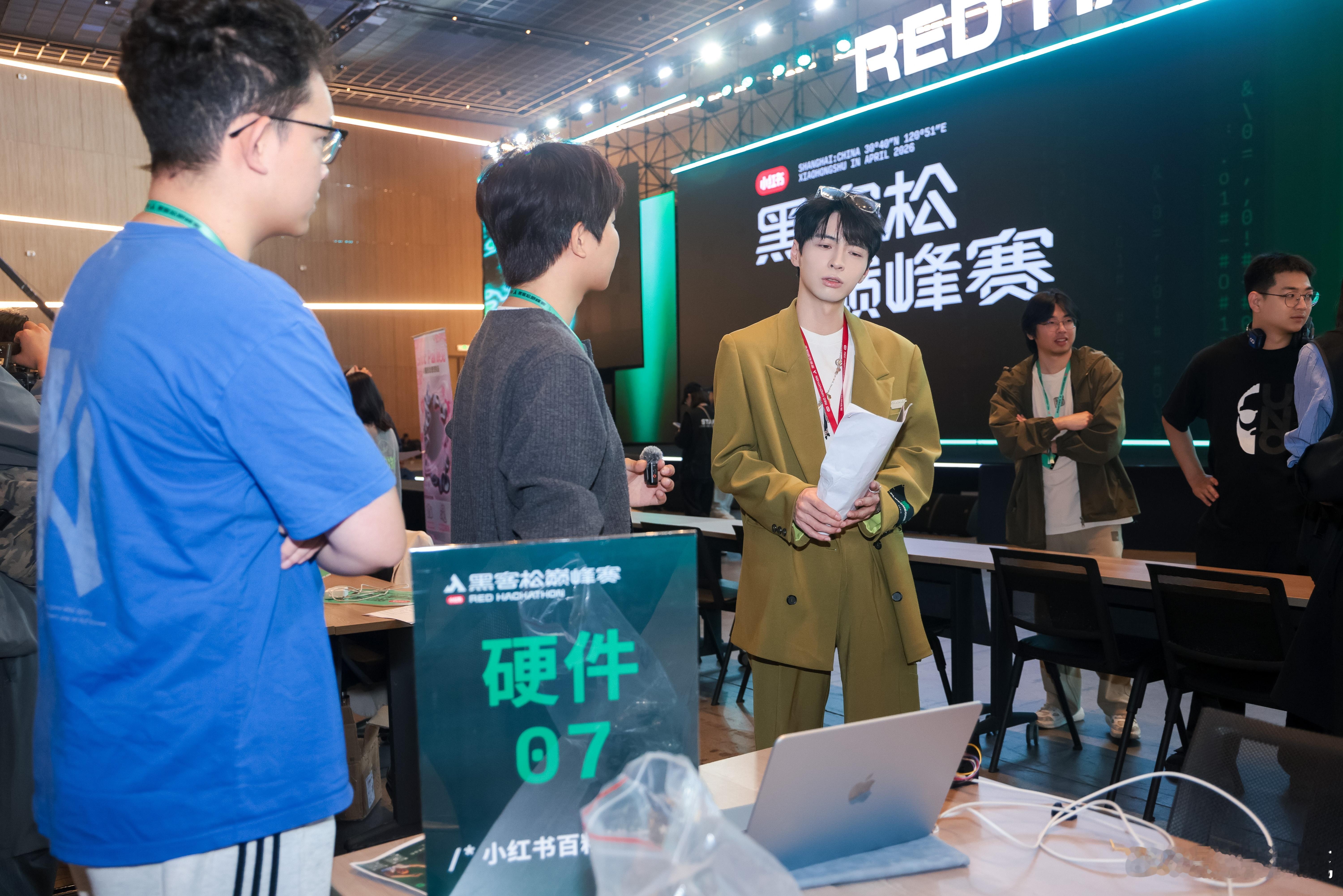 蒲熠星大赛现场重回十年前蒲熠星南大校草限定回归 看到蒲熠星在大赛的表现真的很惊喜