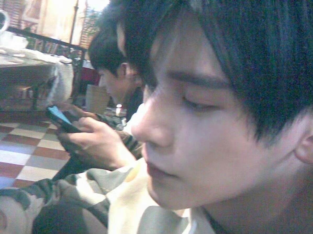 投稿：姚弛 如此完美的侧脸 ​​​