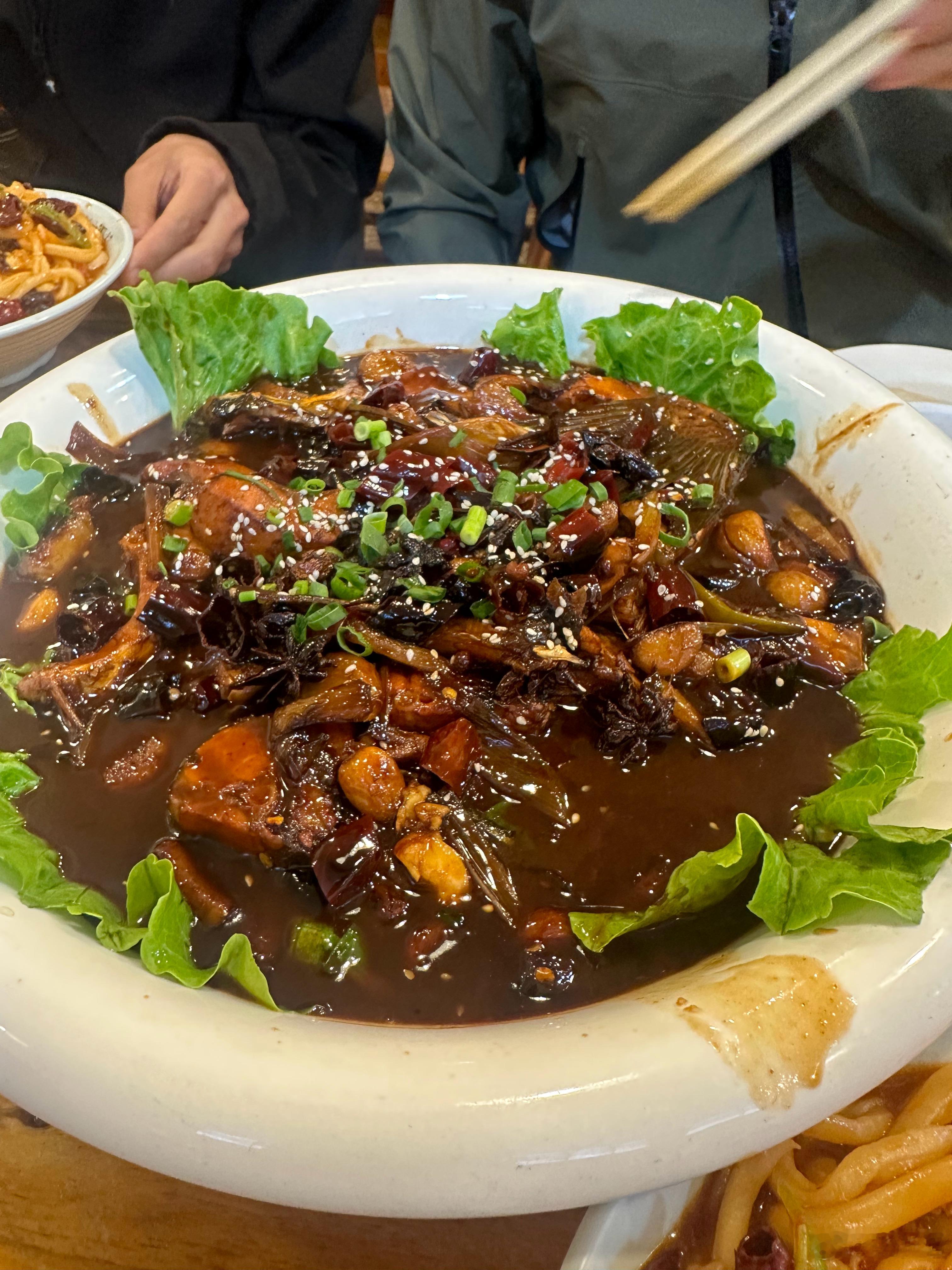 好多年没吃过的酱醋开片鱼还有拉条子 满足 ​​​