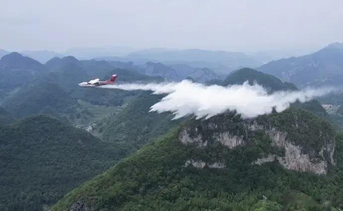 上天入海AG600，可以感受一下一次投放12000升水的畅快淋漓！