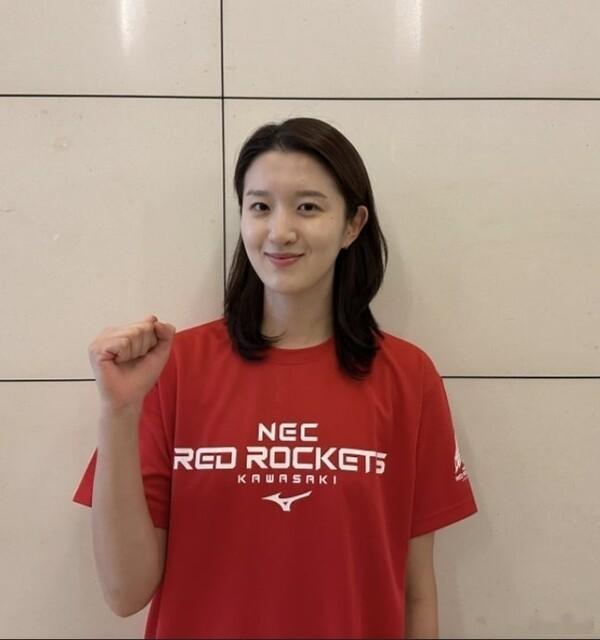 国际排坛动态韩国女排李多晛加盟NEC红色火箭真相竟是薪资帽？！ 表面上是为球队、