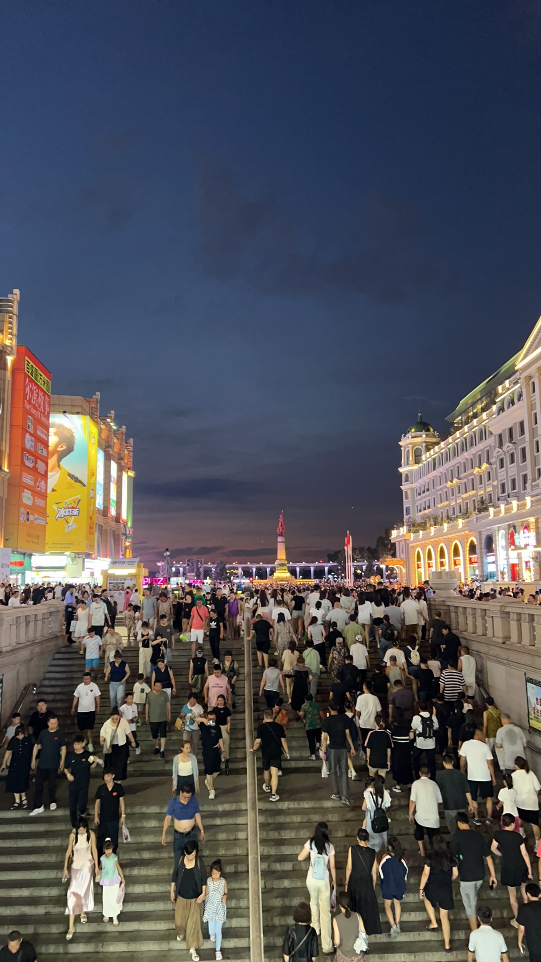 哈尔滨比我想象中人多诶 ​​​