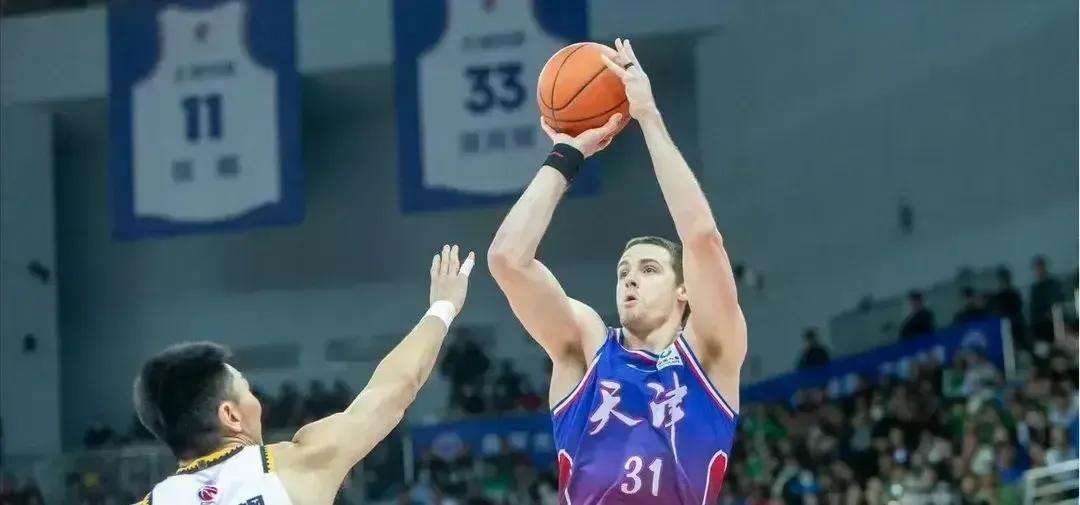 CBA常规赛第四轮战况激烈！福建108-115不敌青岛，遭遇四连败；浙江127-