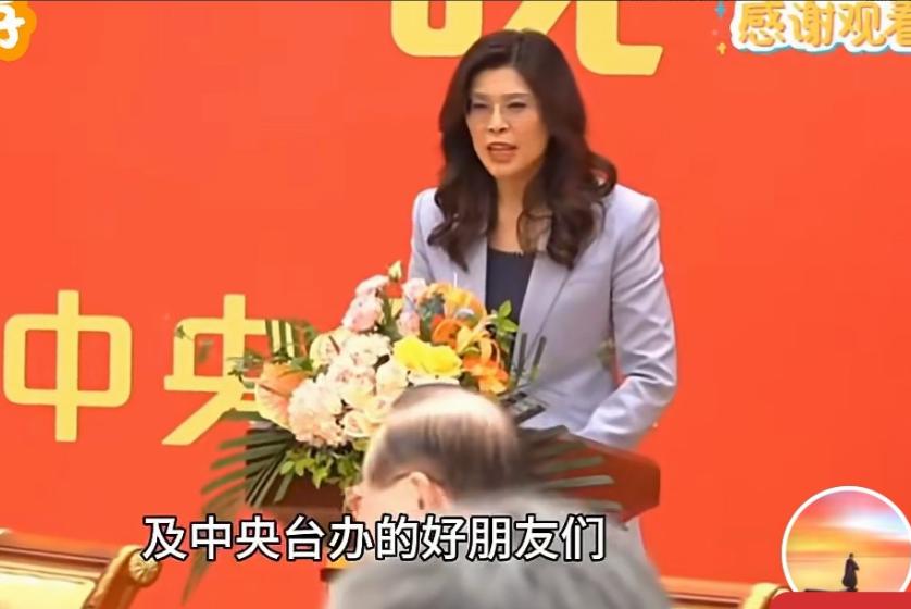 郑丽文打破常规照本宣科说明了什么？郑丽文在昨晚欢迎晚宴上的祝酒词，仍然是郑丽文以