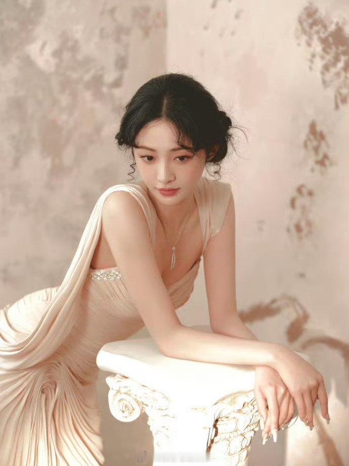 造型，真油画少女啊 