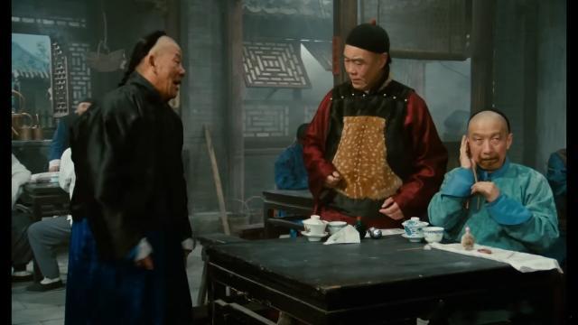 它英超可是真漂亮呢~我要成天看西甲，一张嘴就是莱万特赫塔费，像个乡下脑壳，谁理我