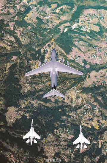 运油-20A给歼-16双机加油，大国空军标配，就这种配套全球能同级的没有几家。