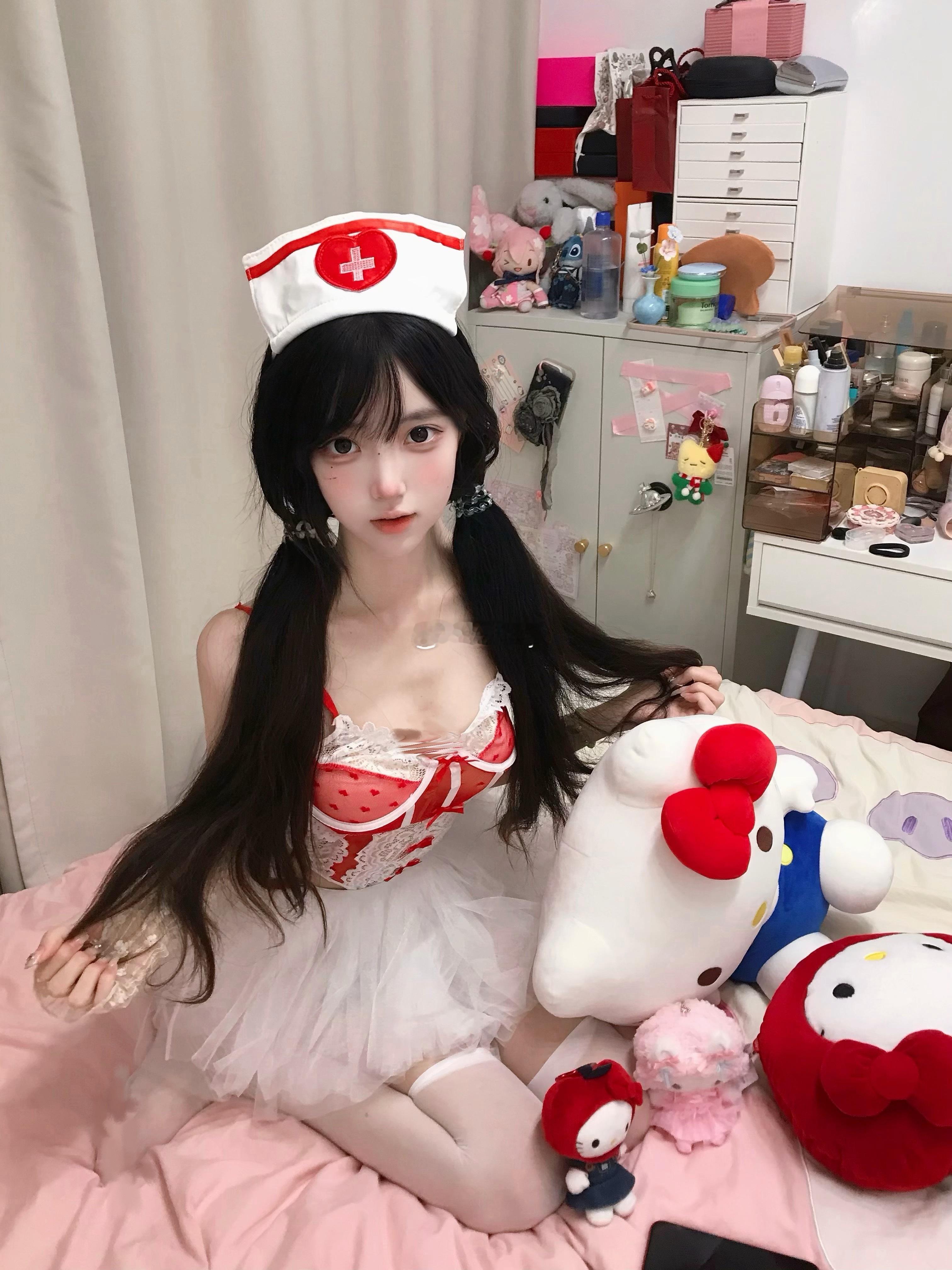 嘿嘿( ̀⌄ ́) ​​​