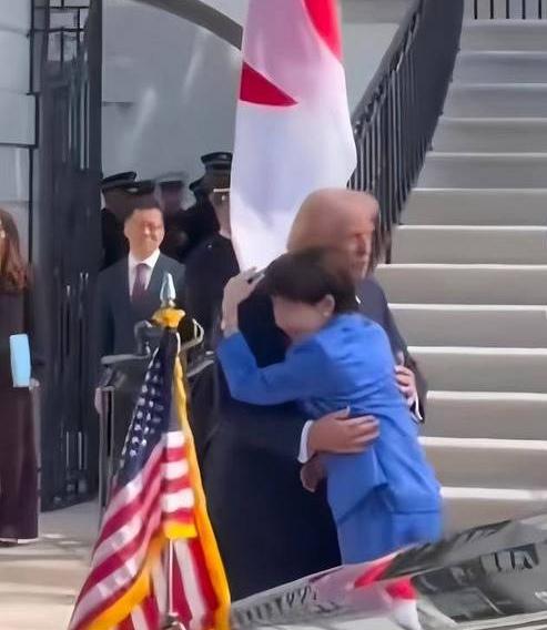 中国的实力一旦碾压美国，美国送给中国的首选礼物就是日本。别看日本极力捆绑在美国的