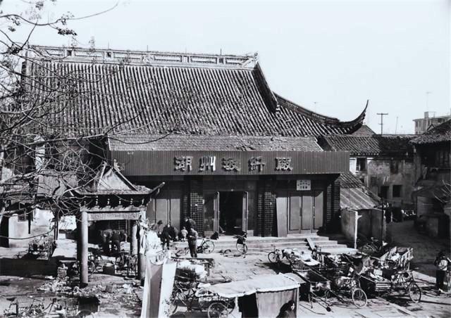 1975 年底 1 军从河南搬到浙江，3 师定点金华，不止换防那么简单。
 
上