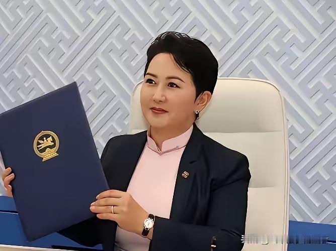 感觉蒙古有些想不明白一个道理，它出口稀土资源，无非是想获取资金、基建援助等条件。