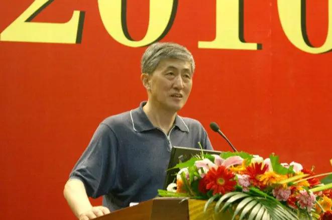 李凯城，开国上将李克农之孙，1952年生，中国人民解放军大校，中国红色管理的倡导