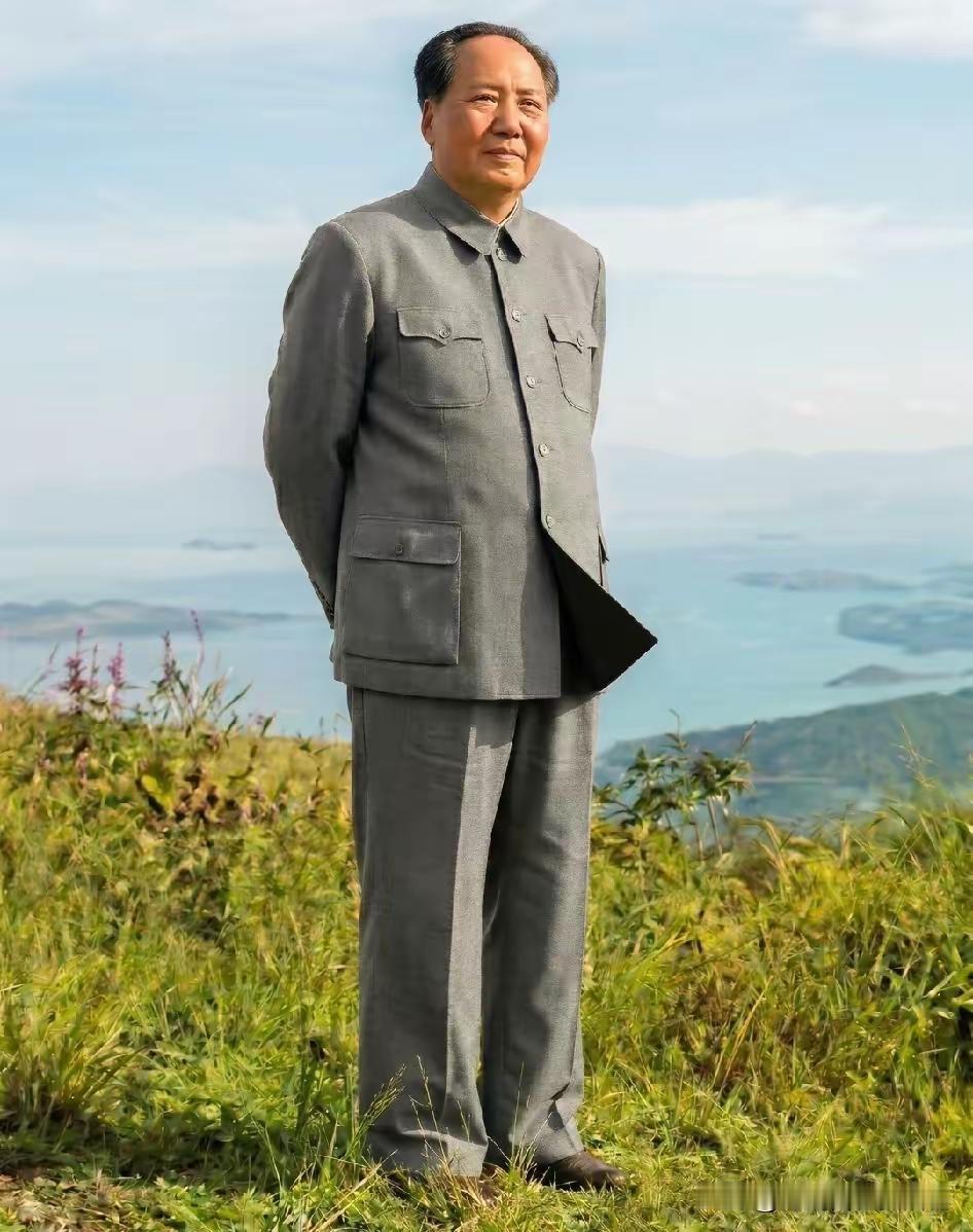 毛主席一句老话点透人生！虚心与骄傲，拉开人与人一生差距
 
“虚心使人进步，骄傲