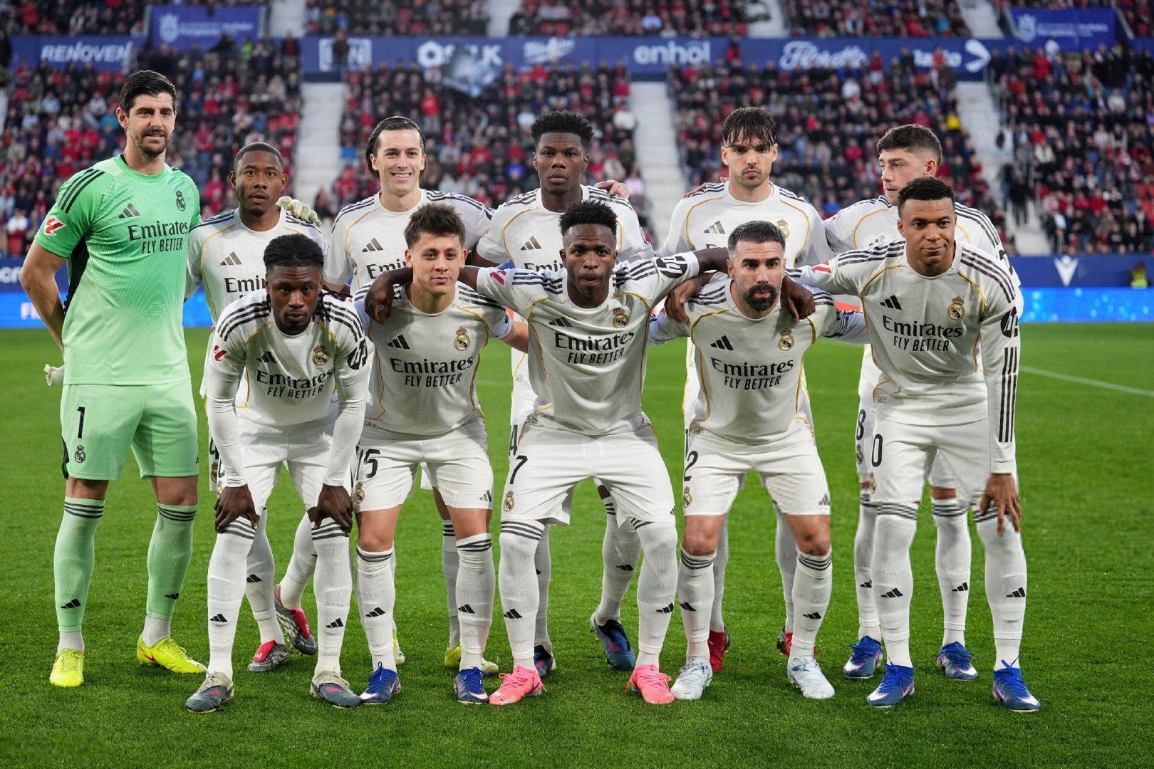 本场比赛首发合影西甲联赛 奥萨苏纳VS皇马 halamadrid