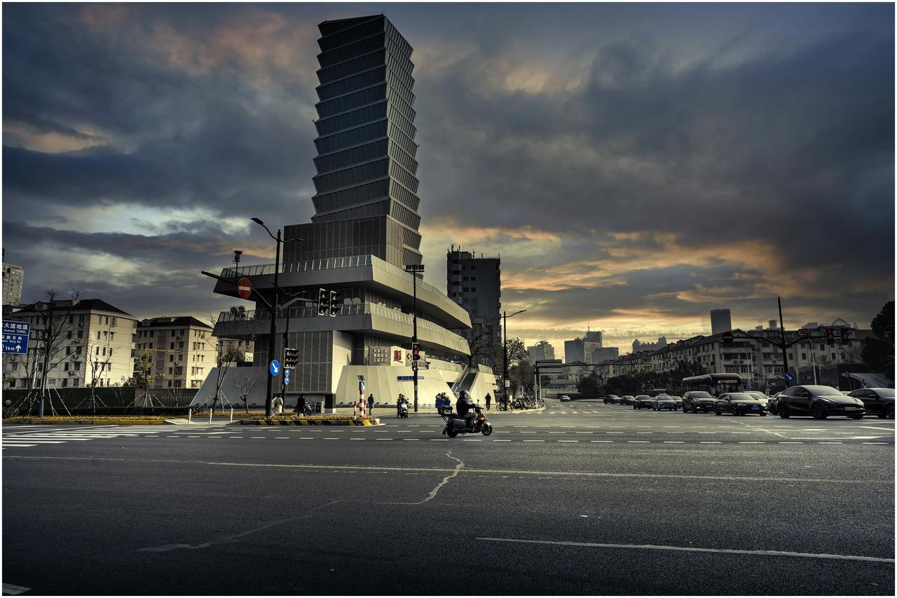 雾过天晴
————（原创）
那时天下景色秀，
荡污去浊万里透。
天下众生皆心境