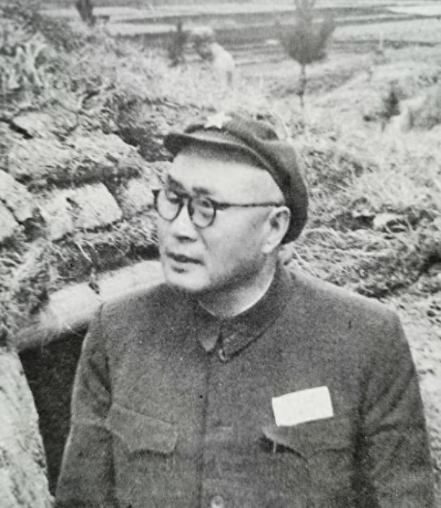 开国元帅战斗风格极为独特，竟被周总理形容为似姑娘绣花一般精巧，你知道是谁吗？
1