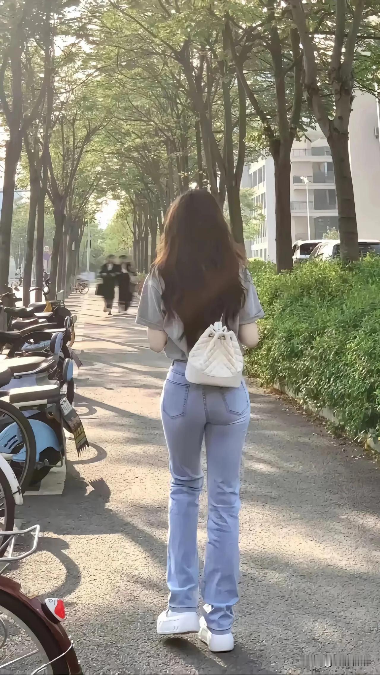 青春不留白，勇敢向前冲