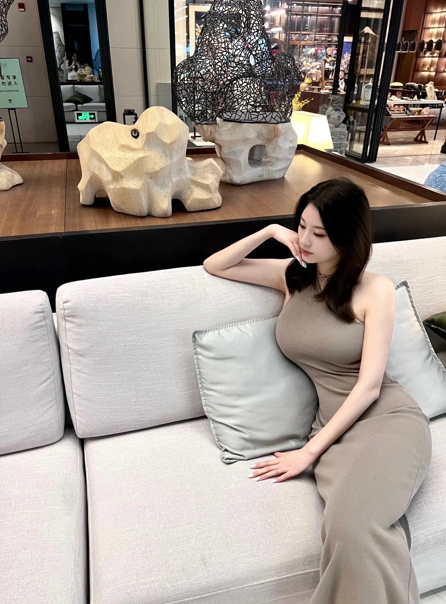 简约又性感的辣妹穿搭 御姐 无法拒绝温柔感小裙子 美出高级感 大长腿