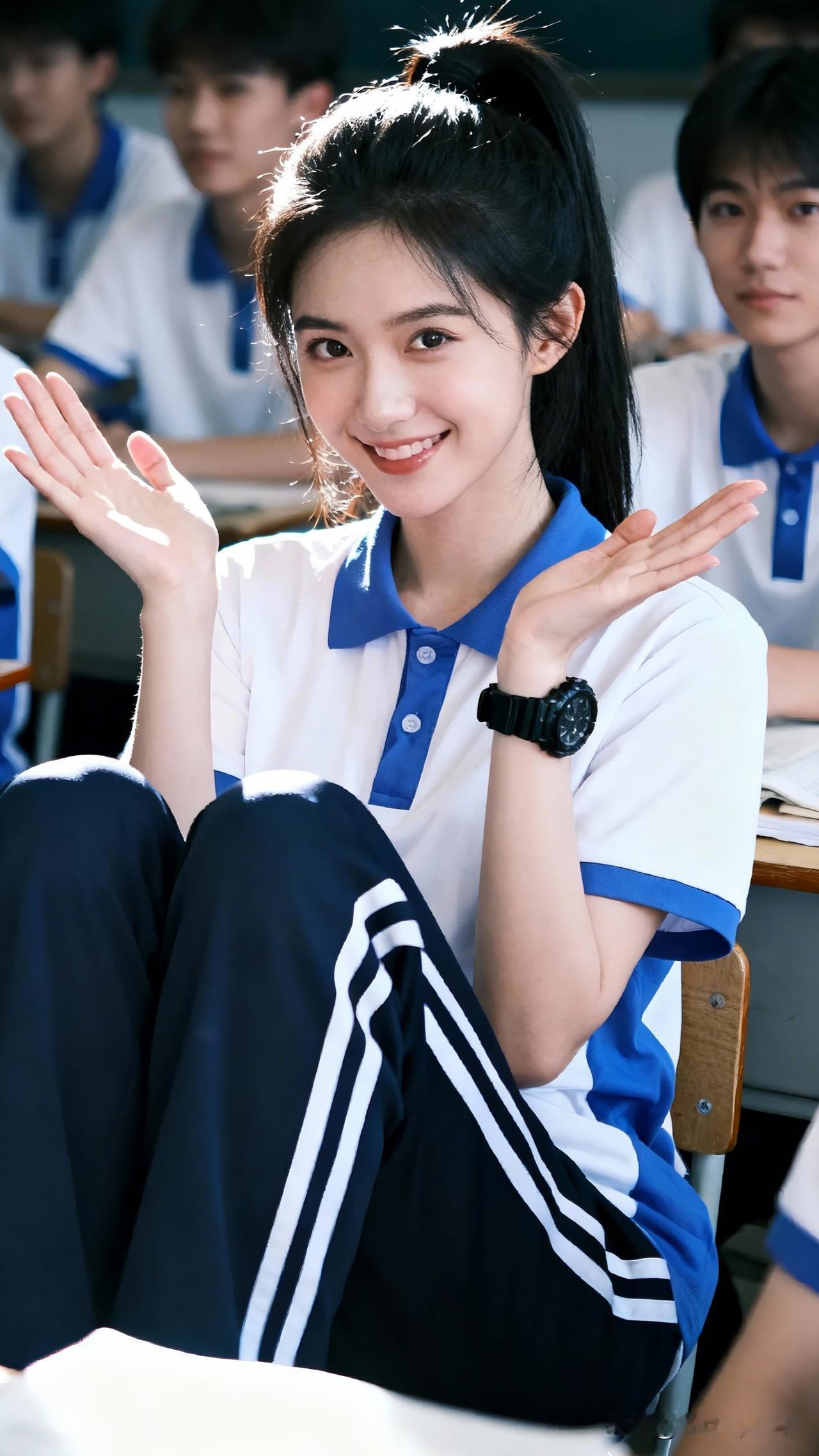 笑语盈盈暗香来，书声琅琅满校园。用镜头记录生活的美 元气满满的学生时光，微笑面对