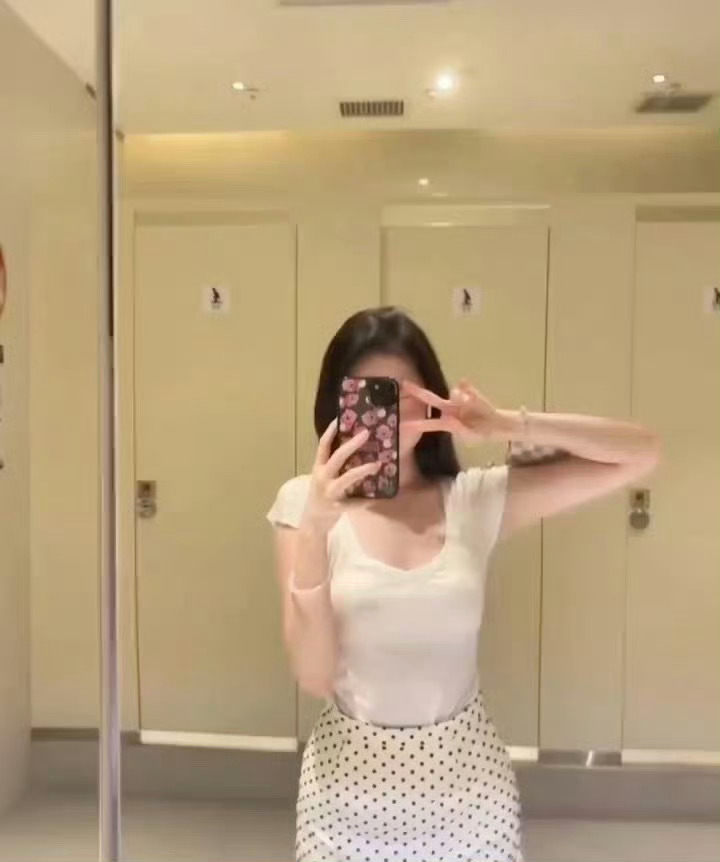 淘到了喜欢的t！！  ​ ​​​
