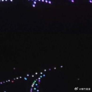 信任是一缕春风，它会让枯藤绽出新绿；信任是一条纽带，它连结了无数心灵。信任又像绽