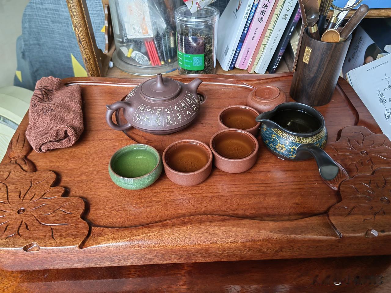 高考志愿填报时，应以稳妥为上策。
尽管大数据时代，各种博弈更精准，各种渠道的信息