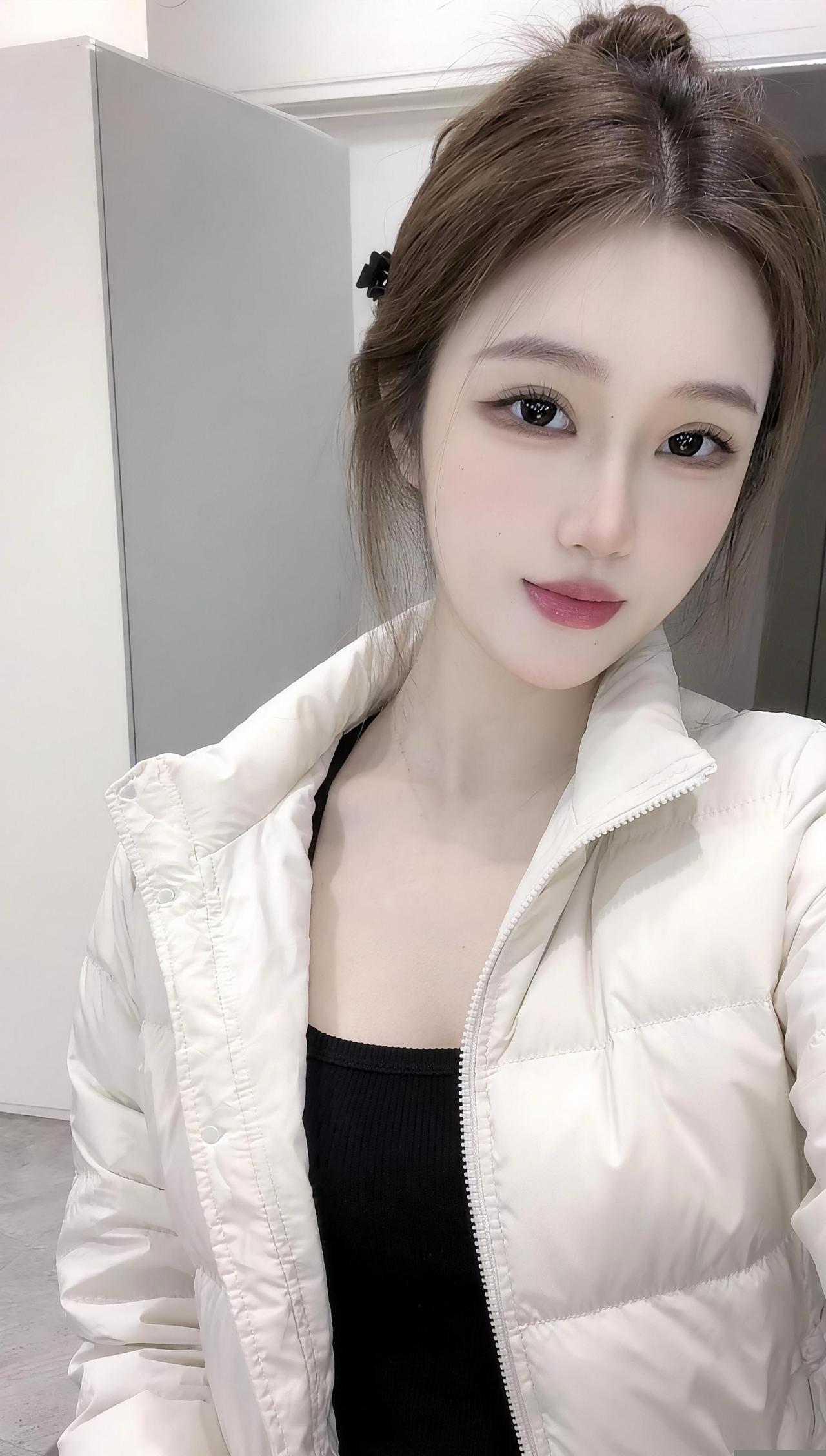 衣服就像性格，多面向，在不同场合，总有一面顺其自然可以拿出来用，让衣服与我们相互