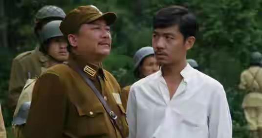 《我的团长我的团》中为何唐基一直不打南天门？

沙盘之战真正受到震撼的只有余大铁