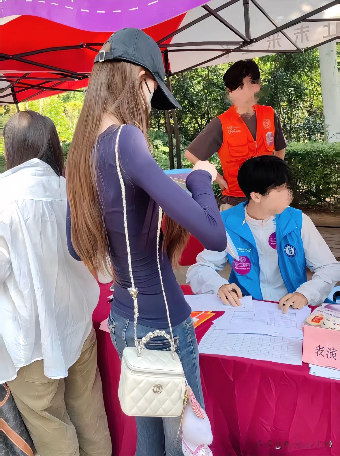 女孩子怎么穿搭既时尚又好看?