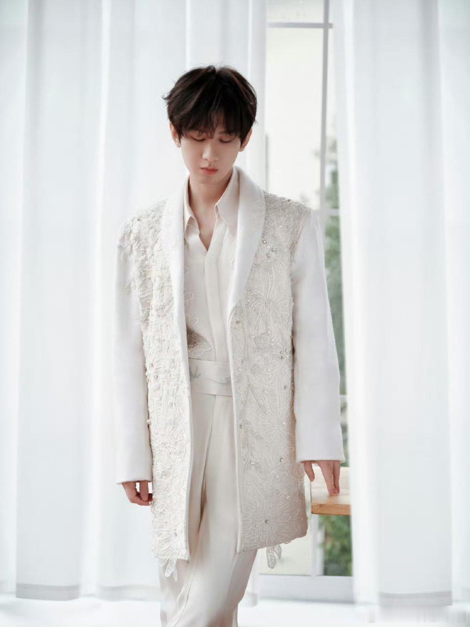 成毅天地剑心cy成毅王权富贵成毅，对你是招摇过市，明目张胆，溢于言表的喜欢| 朱