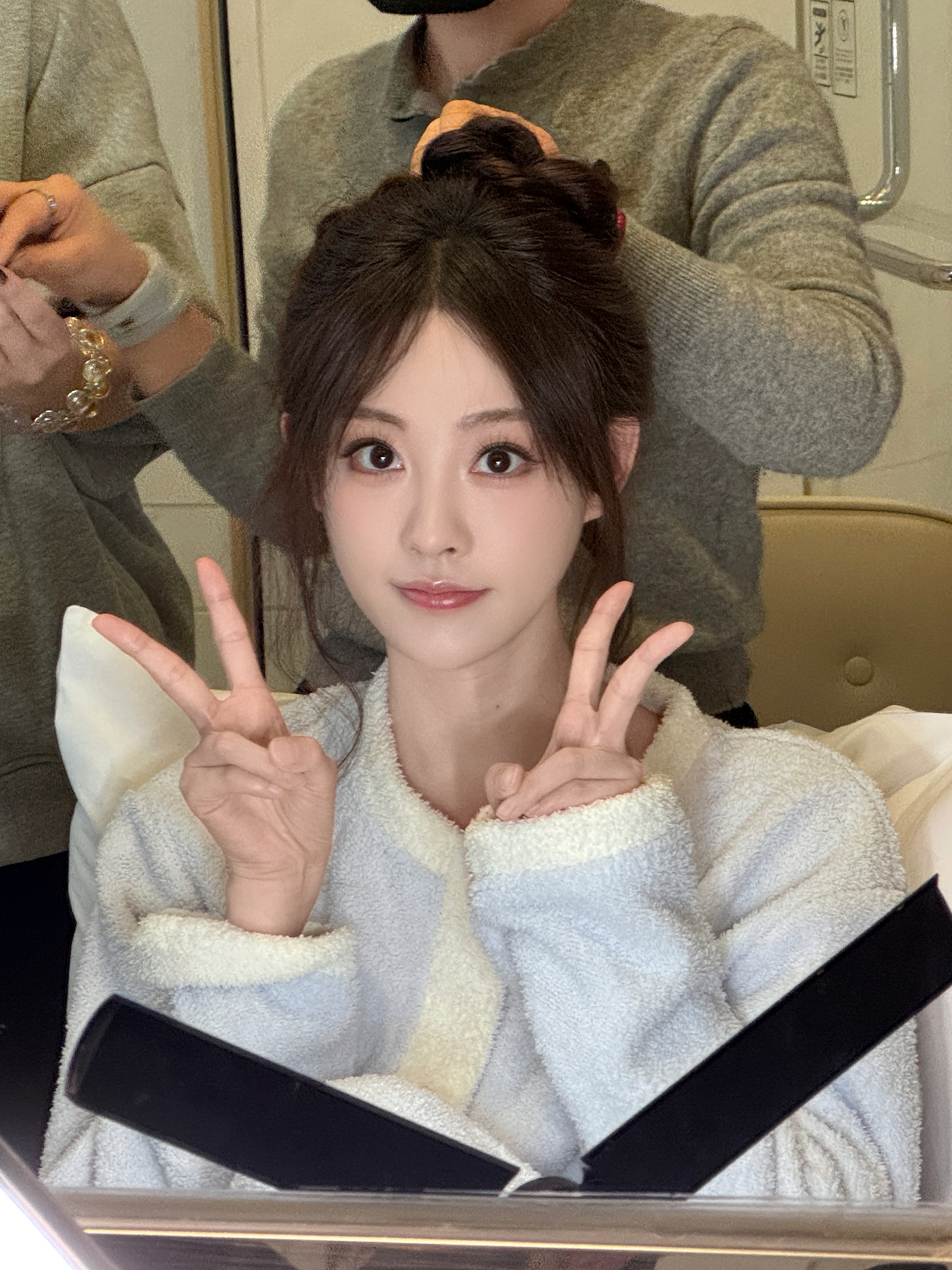 比耶的祝绪丹小宝也太萌了