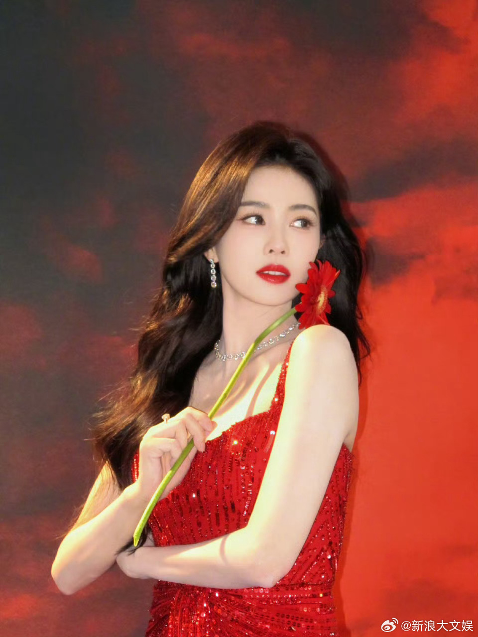 白鹿粉丝许的愿这么快实现了 这是什么神仙活动！粉丝给换上绝美古装新衣，顺手许的愿