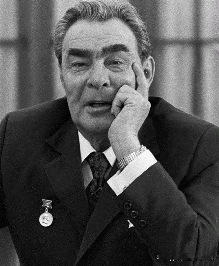 昨天是苏勋宗勃列日涅夫的又一年忌日，他去世已经过去43年了。

当天是寒冷11月