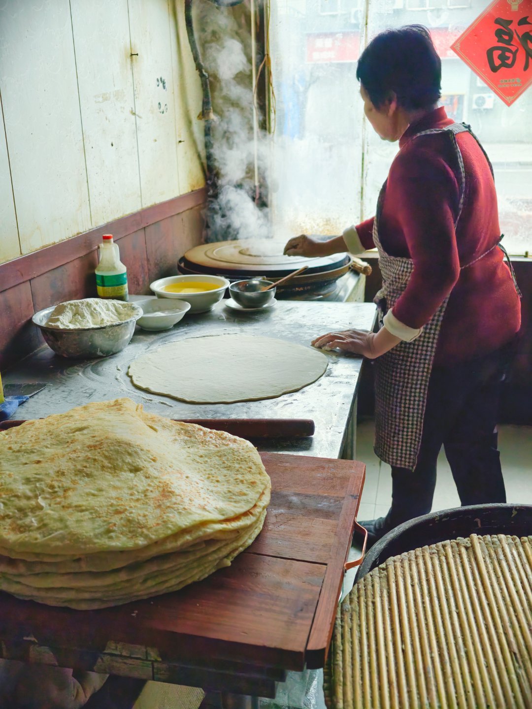 小时候总觉着巷子太窄 日子太慢忽然有一天发现都成了回不去的乡愁 