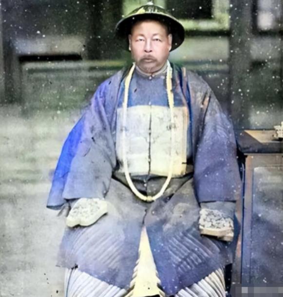 左宗棠打下新疆最后一座城时，却意外发现城中竟有五千多印度人！而他们背后站着英国！