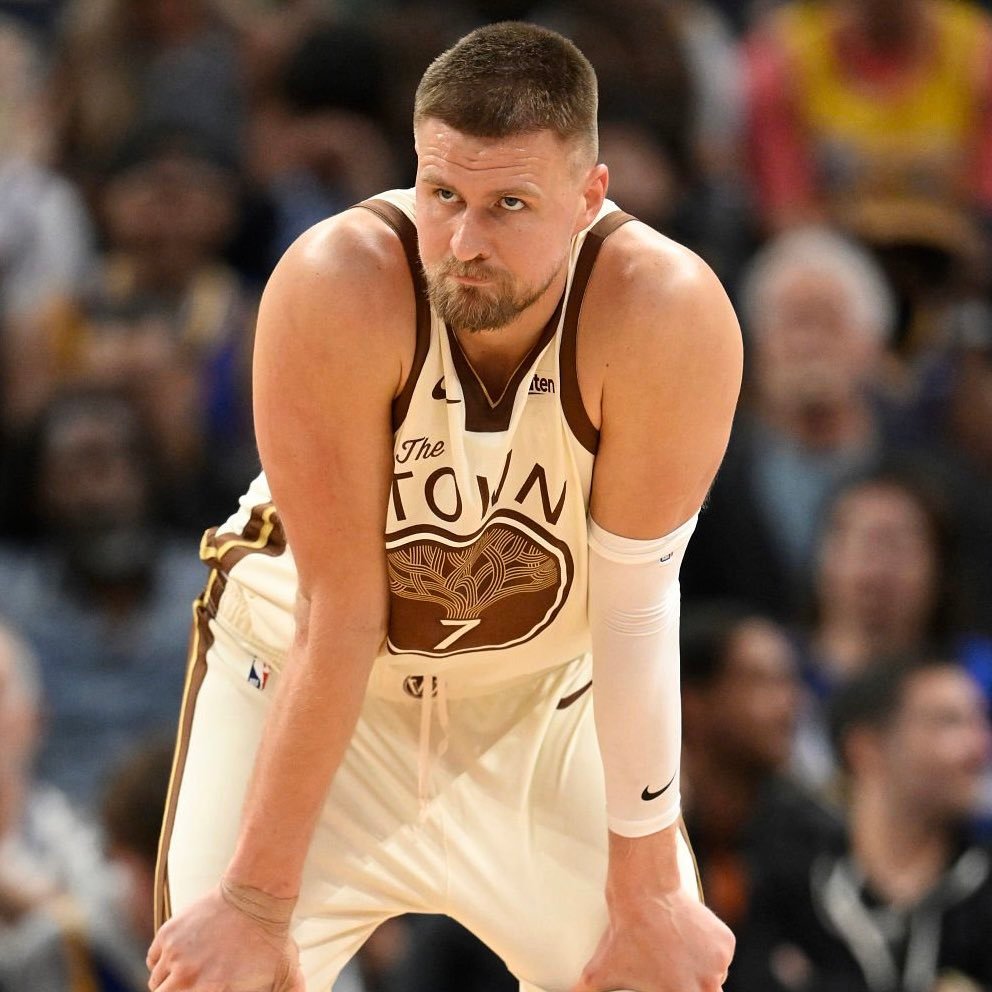 有媒体爆料称 勇士今夏要与铂金达成续约协议“ 续约年薪1800-2400万美元左