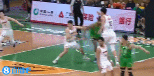 CBA季后赛，张镇麟，我不否认这个球真的很帅，完全能媲美NBA球员了，但是……
