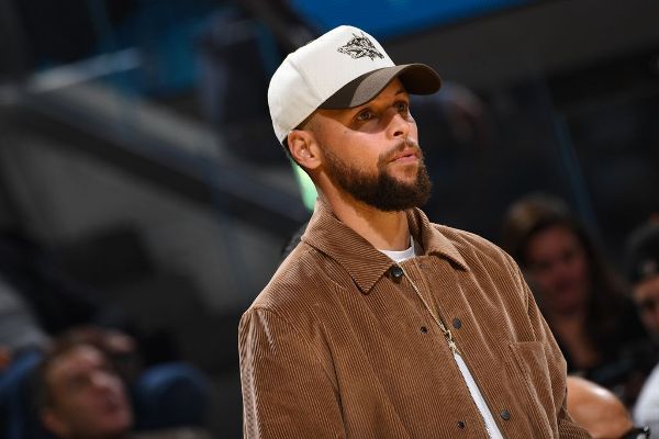 【#库里至少再缺席5场比赛#】#库里看着怒吼的追梦眼神好无奈#都不打是吧？👀据