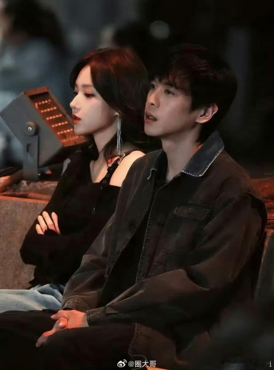 张若昀程潇CP感张若昀和程潇他俩演前任～～奇妙的组合  还蛮好磕的