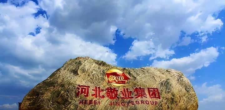 有句老话，救人一命胜造七级浮屠；还有个老故事，"东郭先生救狼"——狼饿得不行时求