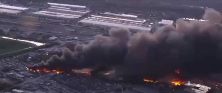 MD-11坠机现场更多视频：UPS 2976 货运航班于美国东部时间下午5:15