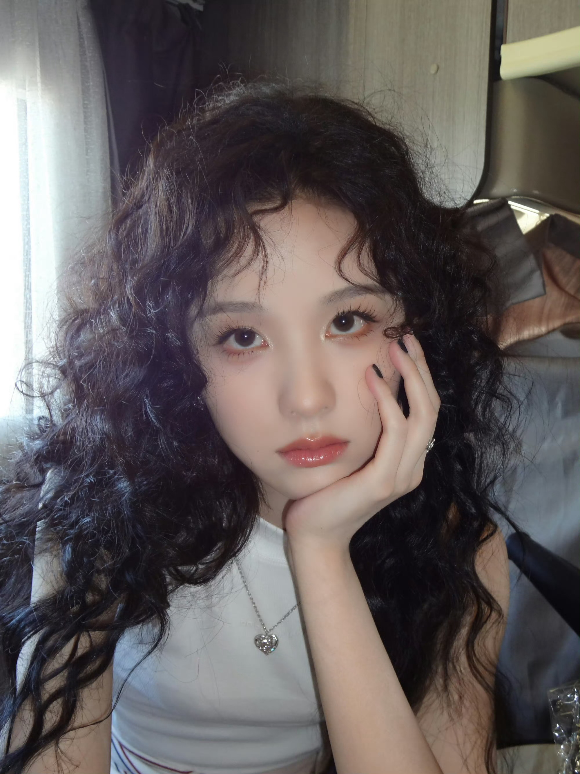 陈都灵什么风格都能驾驭得好！！！多多尝试新风格[期待][期待] ​​​