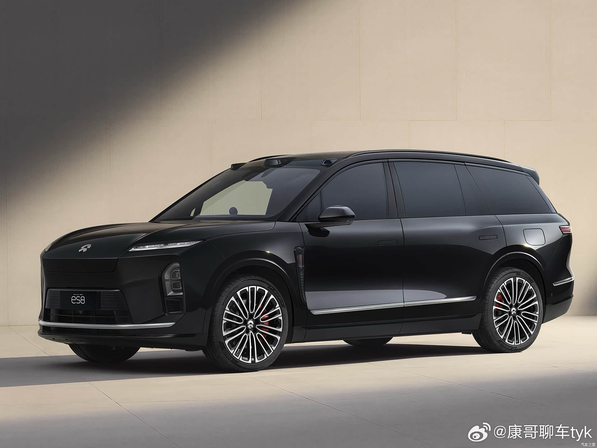 蔚来四季度盈利12.5亿元蔚来2025年财报亮眼：四季度首次盈利，经营利润12.