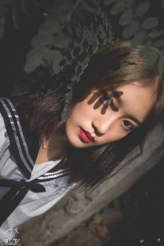 看着丫头一点点长大，我也在岁月里慢慢变老。有时候被她气得不行，可她一句“老爸”，