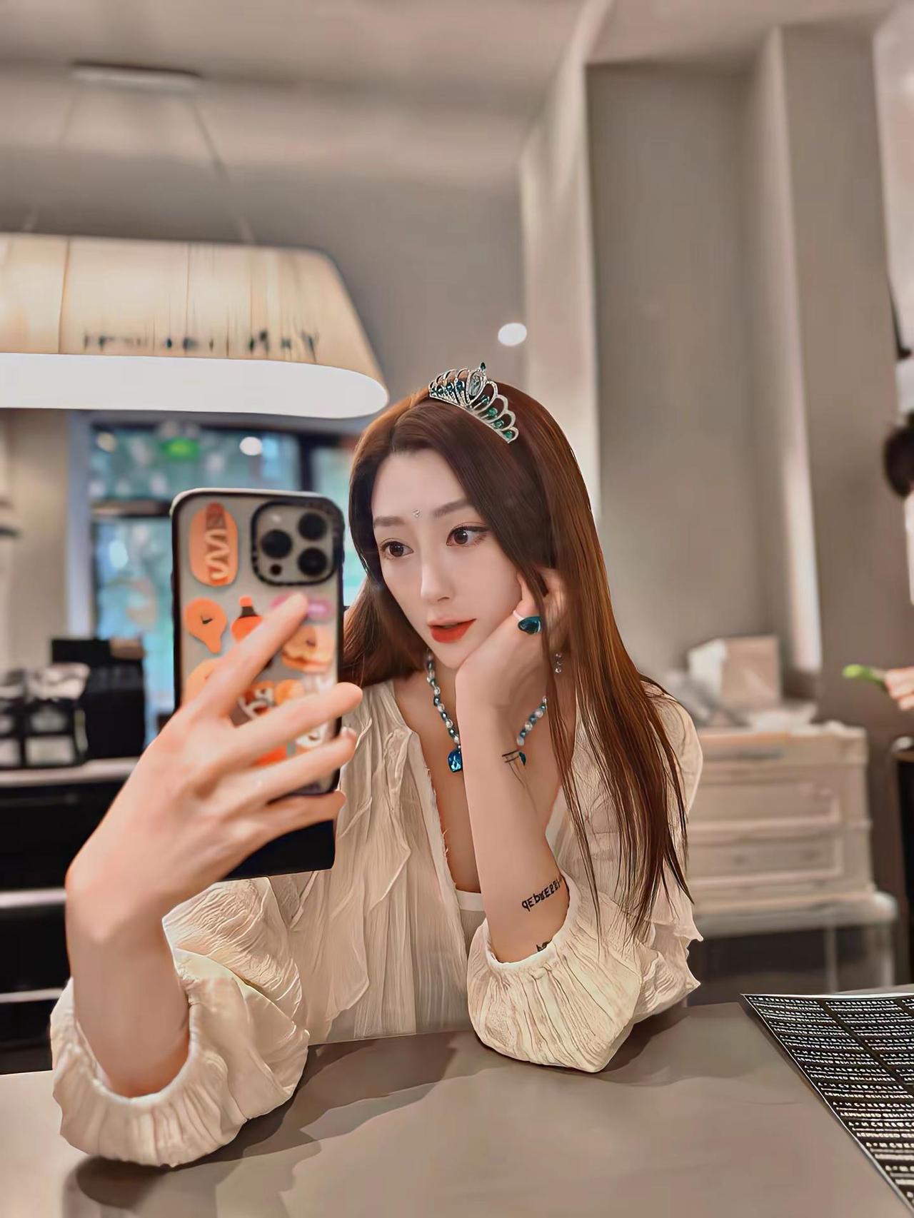 茉莉公主👸就是我😬。打卡一个新look peng一下击中你 这个bgm少不了