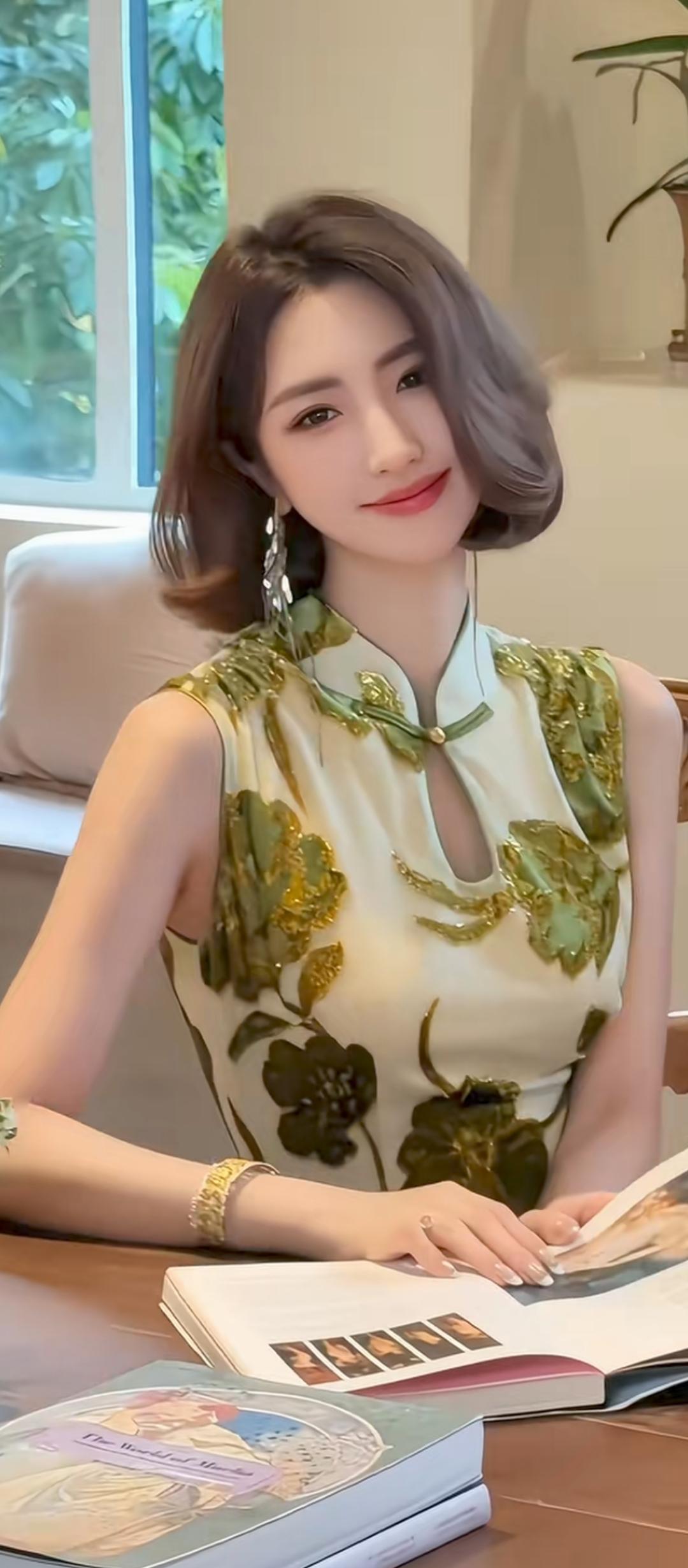 书香满溢，静待佳人。