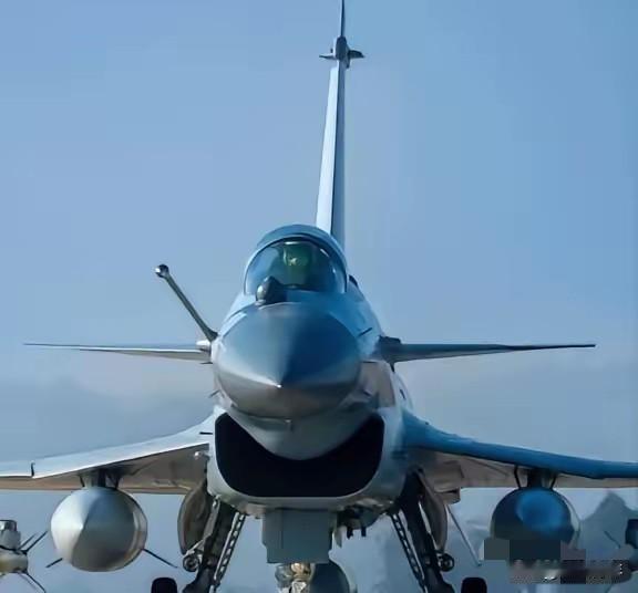 埃及不买了，印尼不买了，泰国也不买了，可那边歼-10CE在巴基斯坦手里飞得正欢，